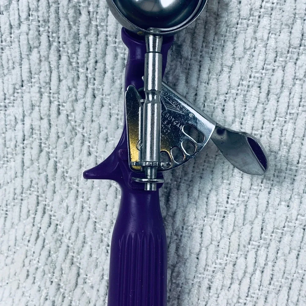 Vollrath Ice Cream Disher Purple 47147 Stainless Steel‎ Thumb Action Scoop USA